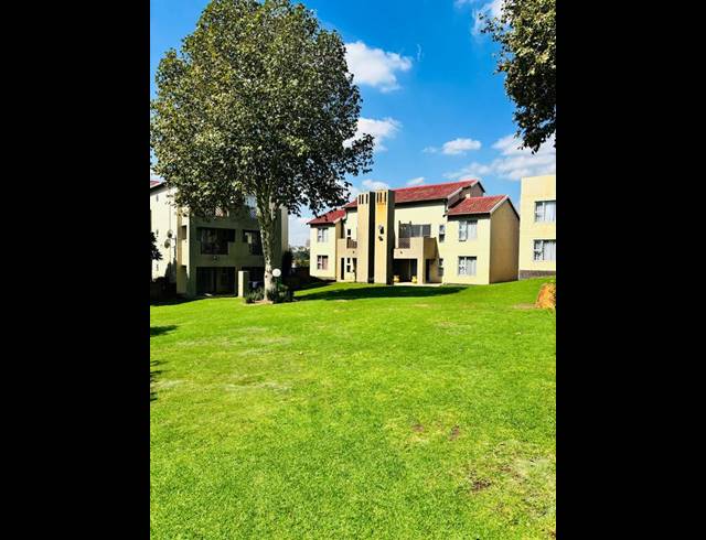 2 BEDROOM APARTMENT FOR SALE IN BROMHOF EXT